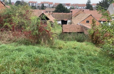 Pozemek letonice